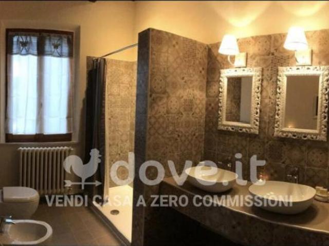Appartamento di 166 m con 5 locali in vendita a Montalcino