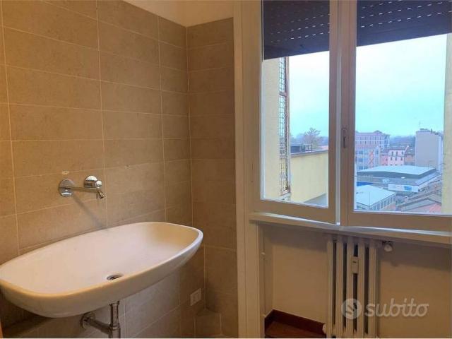 Appartamento di 160 m² con più di 5 locali a Reggi