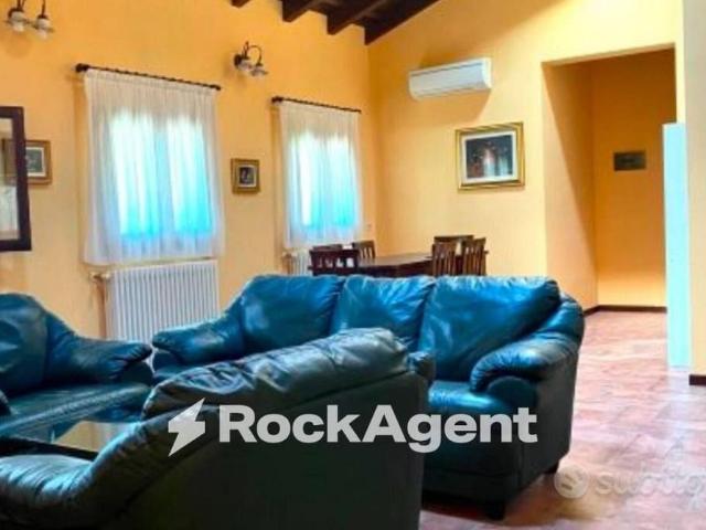 Appartamento di 160 m² con 3 locali e box auto a M