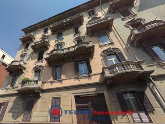 Appartamento di 160 m con 5 locali in vendita a Torino