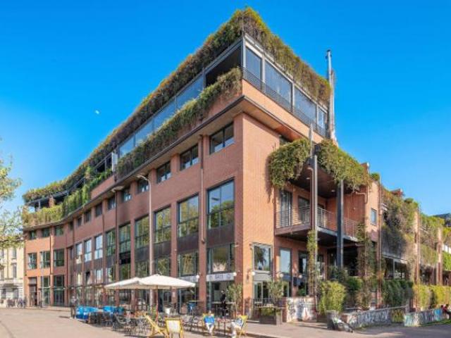 Appartamento di 175 m con più di 5 locali e box auto in vendita a Milano