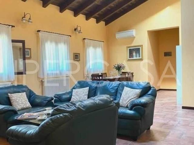 Appartamento di 170 m² con 3 locali e box auto dop