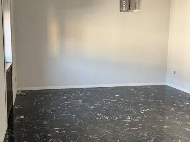Appartamento di 185 m² con 3 locali e box auto dop
