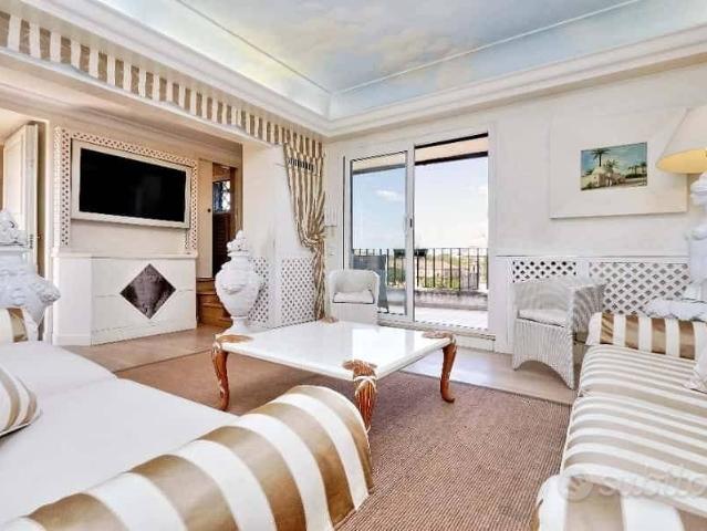 Appartamento di 180 m² con 4 locali a Roma