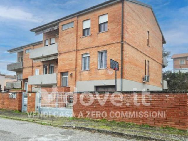 Appartamento di 190 m con 5 locali e box auto in vendita a Ferrara