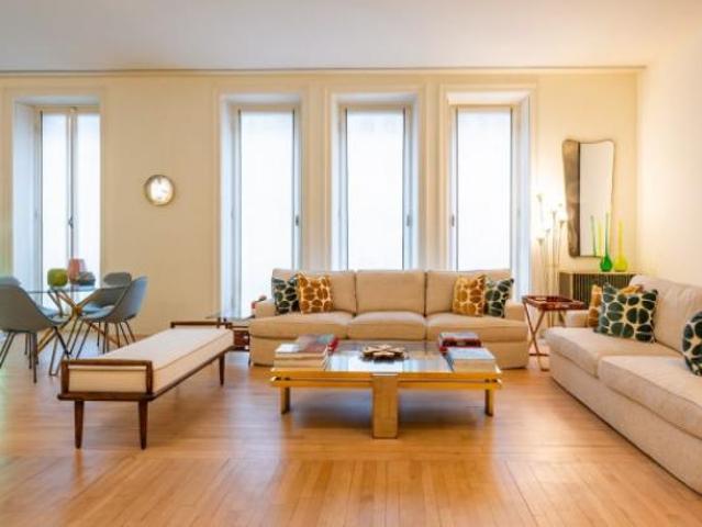 Appartamento di 200 m con 5 locali in vendita a Milano