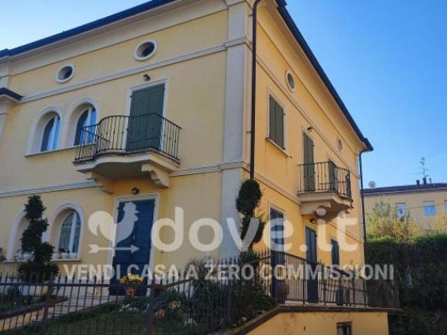 Appartamento di 231 m con 5 locali in vendita a Maranello