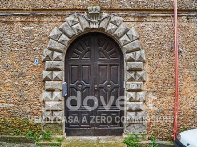Appartamento di 240 m con più di 5 locali in vendita a Girifalco [rif. DV 12665]