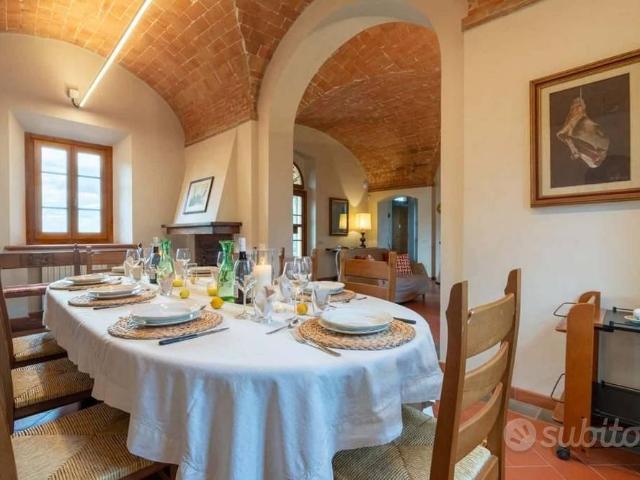 Appartamento di 250 m² con più di 5 locali a Vinci