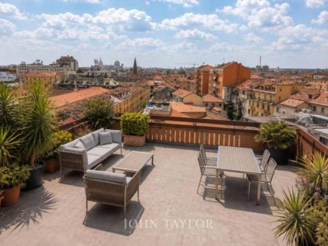 Appartamento di 250 m con 5 locali in vendita a Milano