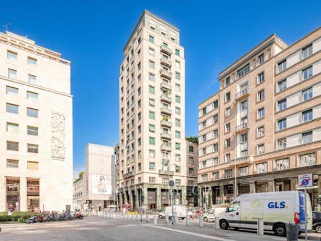 Appartamento di 280 m con 5 locali in affitto a Milano