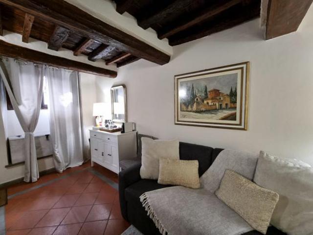 APPARTAMENTO di 2 vani e di 42 mq FIRENZE rif. A26/208