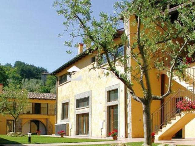 APPARTAMENTO di 2 vani e di 55 mq MONTALCINO rif. DA329A