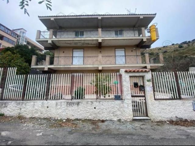 APPARTAMENTO di 2 vani e di 85 mq MESSINA rif. 2vs16998