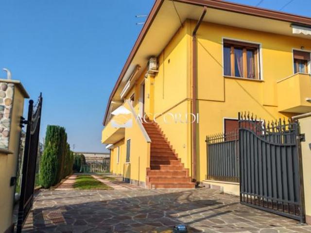 APPARTAMENTO di 7 vani e di 157 mq SAN GIORGIO DELLE PERTICHE rif. BL111