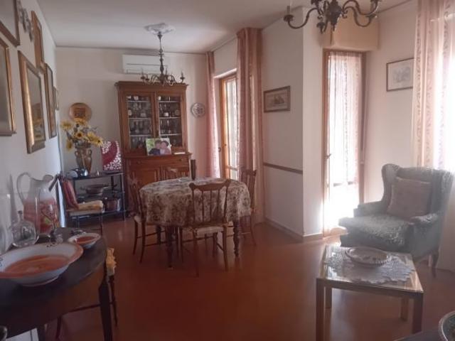 APPARTAMENTO di 4 vani e di 100 mq SAN CASCIANO IN VAL DI PESA merctale rif. 1/210