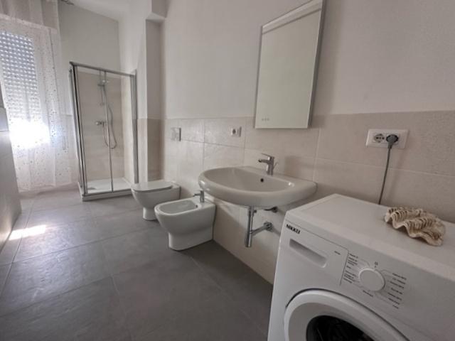 APPARTAMENTO di 4 vani e di 120 mq CASTEL SAN GIOVANNI CASTEL SAN GIOVANNI rif. JCG_1