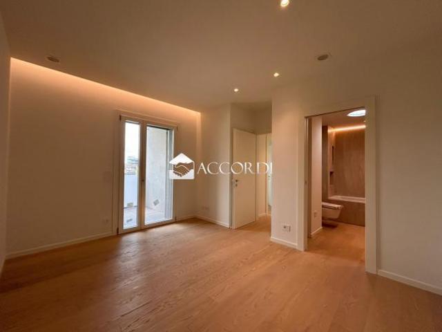 APPARTAMENTO di 4 vani e di 135 mq CONEGLIANO rif. SM32A1_1