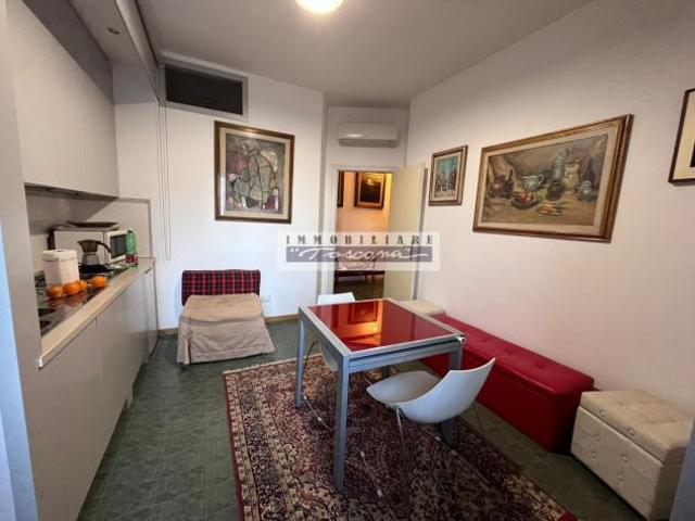 APPARTAMENTO di 4 vani e di 60 mq VIAREGGIO Viareggio rif. A849