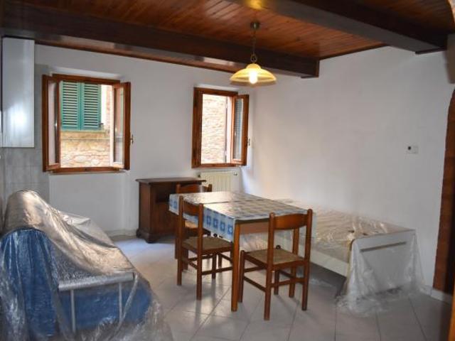 APPARTAMENTO di 4 vani e di 70 mq MONTAIONE rif. M 30