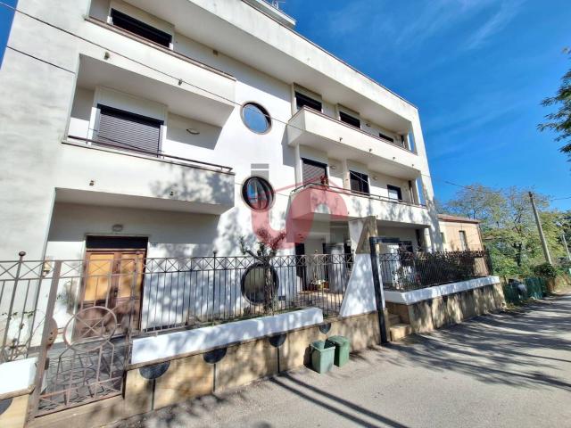 APPARTAMENTO + DI 4 LOCALI in vendita a Benevento, CONTRADE