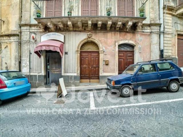 Appartamento di 52 m con 2 locali e box auto in vendita a Castiglione di Sicilia
