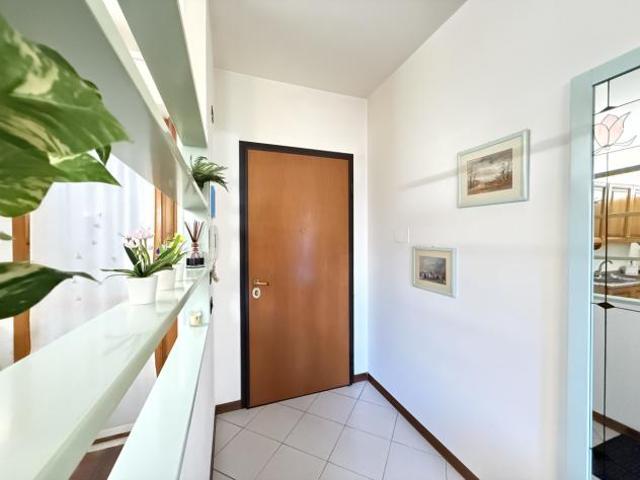 APPARTAMENTO di 5 vani e di 105 mq SCANDICCI Via di San Colombano 50018 Scandicci rif. MOL349