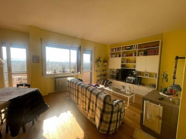APPARTAMENTO di 5 vani e di 130 mq FIRENZE rif. A26/596