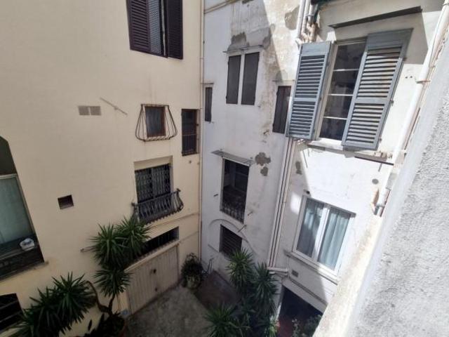APPARTAMENTO di 5 vani e di 130 mq FIRENZE rif. A26/623