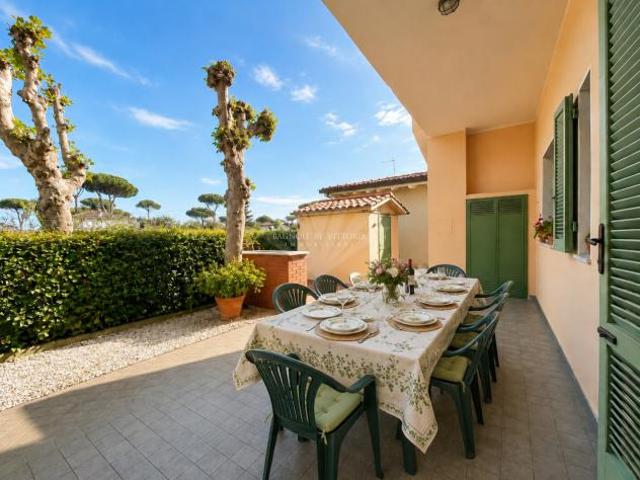 APPARTAMENTO di 5 vani e di 85 mq PIETRASANTA Tonfano rif. 488/V