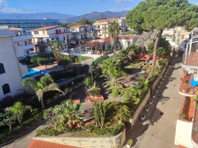 Appartamento di 66 mq a Giardini Naxos