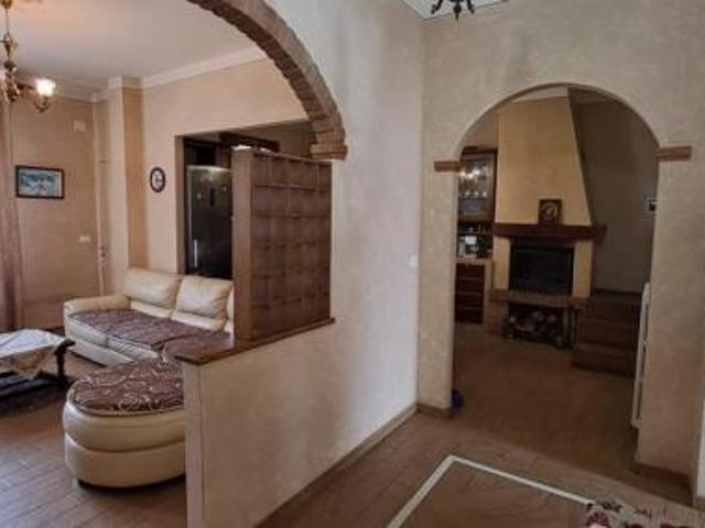 APPARTAMENTO di 6 vani e di 120 mq VICCHIO rif. AAJ197