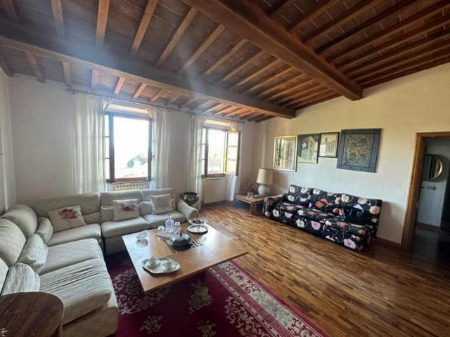 APPARTAMENTO di 6 vani e di 225 mq TAVARNELLE VAL DI PESA rif. A23/675