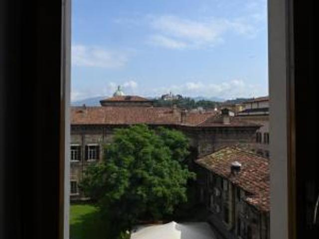 APPARTAMENTO di 6 vani e di 340 mq BRESCIA rif. SFSPMS2