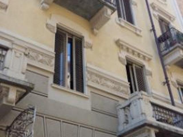 Appartamento di 70 m con 3 locali in affitto a Torino