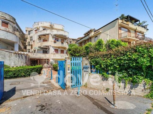 Appartamento di 71 m con 3 locali e box auto in vendita a Aci Castello