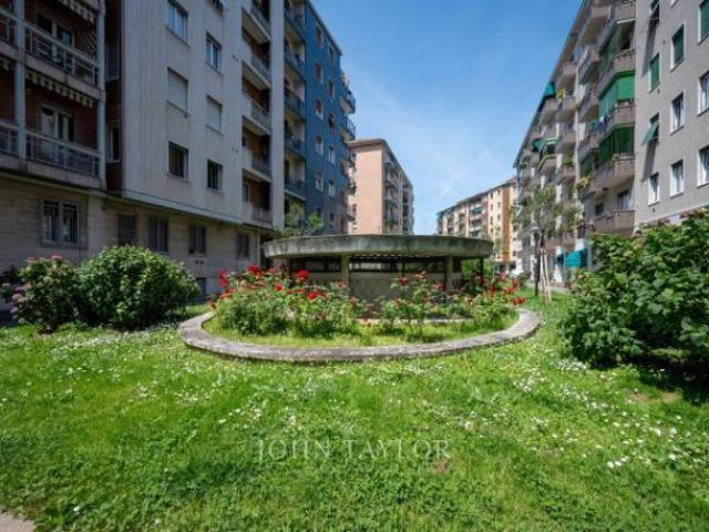 Appartamento di 75 m con 5 locali in affitto a Milano