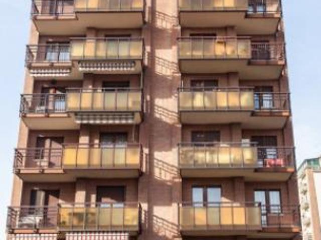 Appartamento di 80 m con 3 locali e box auto in vendita a Torino