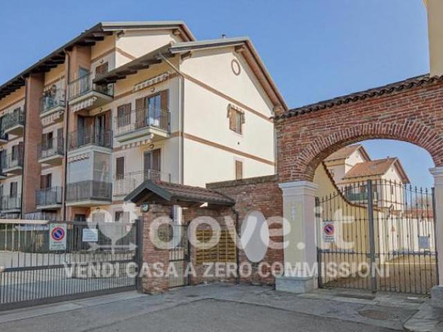 Appartamento di 80 m con 4 locali e box auto in vendita a Nichelino