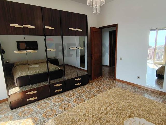 Appartamento di 80 mq a Aci Castello