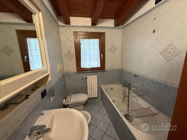 Appartamento di 85 m² con 3 locali e box auto a Ce