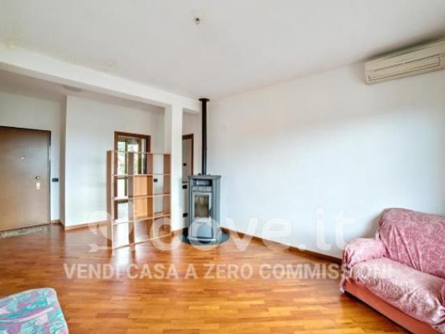 Appartamento di 85 m con 3 locali e posto auto in vendita a Rovellasca [rif. DV 9300 2]