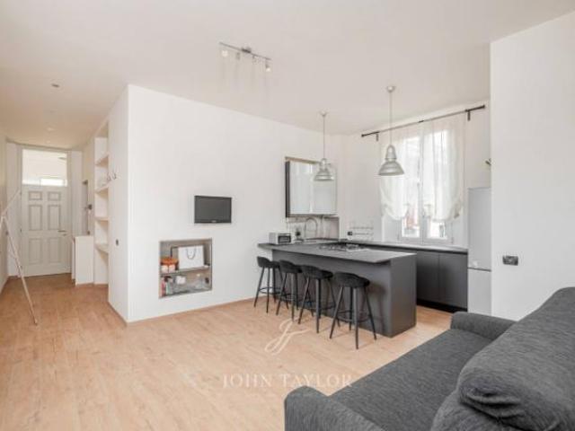Appartamento di 85 m con 5 locali in affitto a Milano