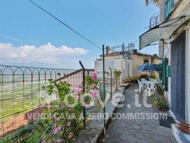 Appartamento di 85 m con 5 locali in vendita a Follo [rif. DV 12875 1]