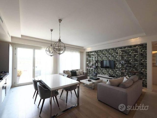 Appartamento di 86 m² con 4 locali e box auto a Fi