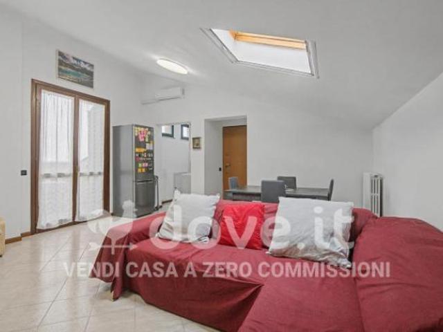 Appartamento di 88 m con 3 locali e box auto in vendita a Bornasco [rif. DV 12141 1]