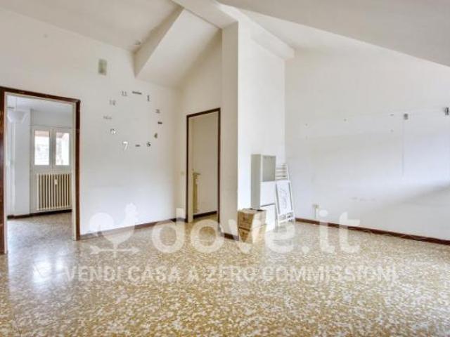 Appartamento di 88 m con 3 locali in vendita a Lavena Ponte Tresa