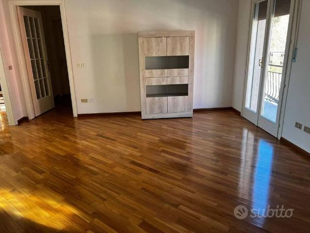 Appartamento di 90 m² con 3 locali a Polinago