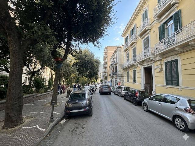 Appartamento di 98 mq a Napoli