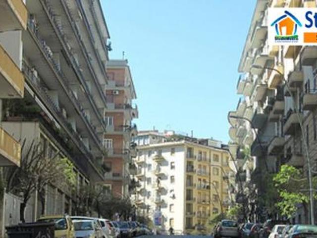 APPARTAMENTO di 9 vani e di 150 mq NAPOLI rif. NAVEMI